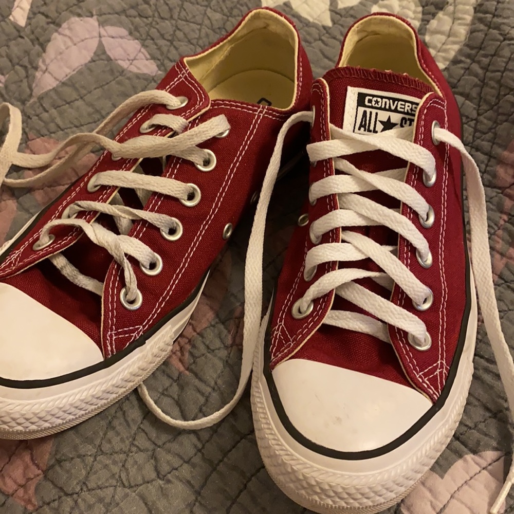 Burgundy converse